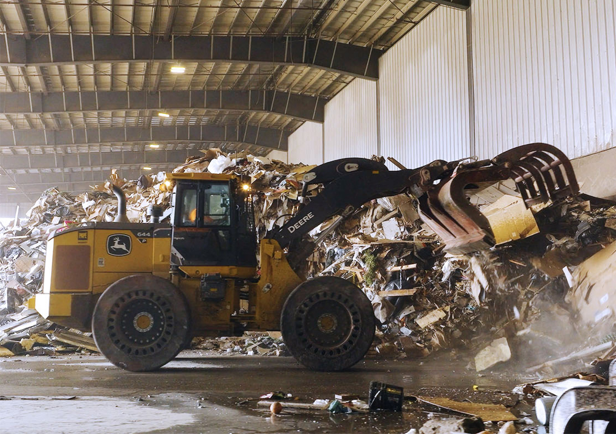 truck claw sideview waste management facility